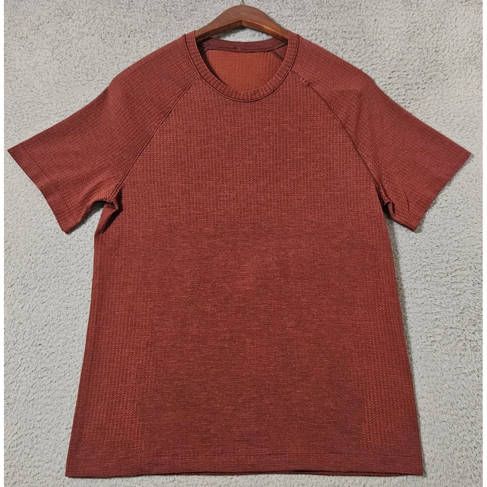 Lululemon Red Orange Short‎ Sleeve Athletic T Shirt Men's Size Small